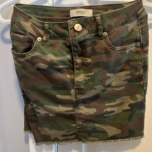 Forever21 Camo Mini Skirt - Picture 1 of 3